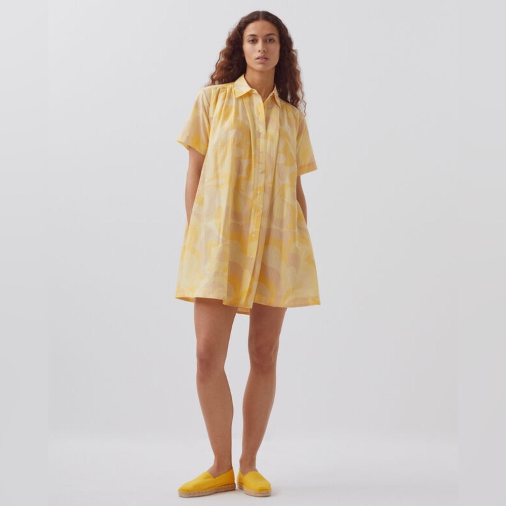 1. State retro pattern short sleeve shirt dress